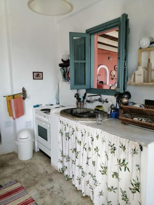 Villa Casa Dei Melograni At Vourlidia Leros Vromolithos Exterior foto