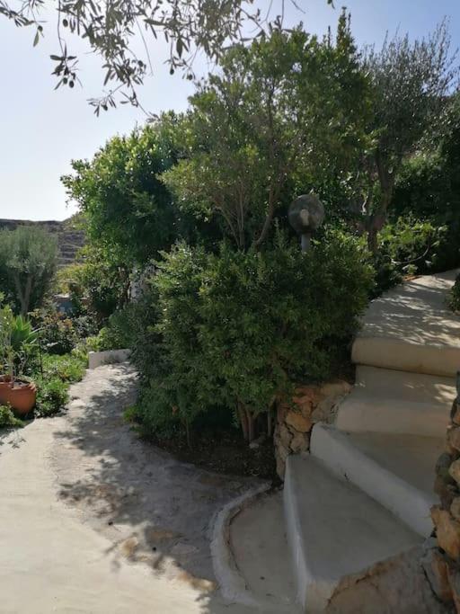 Villa Casa Dei Melograni At Vourlidia Leros Vromolithos Exterior foto